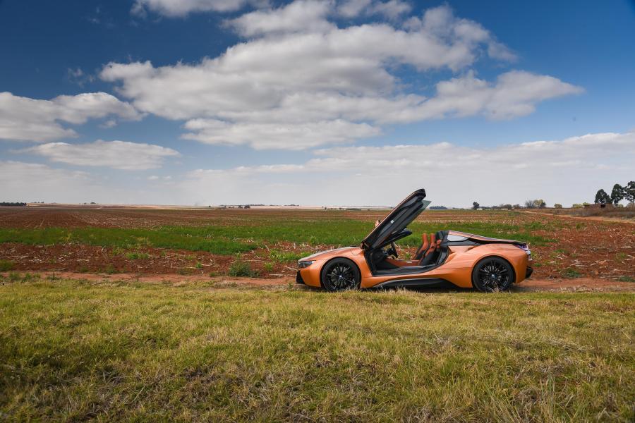  BMW i8 Roadster (I15) 2018 года  (ZA) (фото 19 из 44)